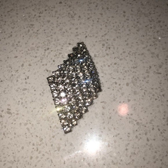 Brooch - Picture 1 of 7